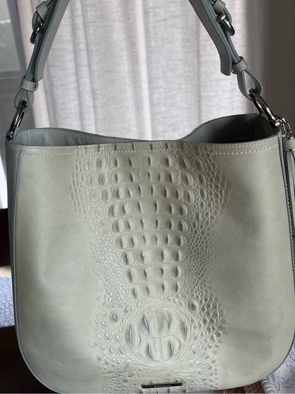 Women's Embossed Croc-Effect Hobo Shoulder Bag in Pale Mint